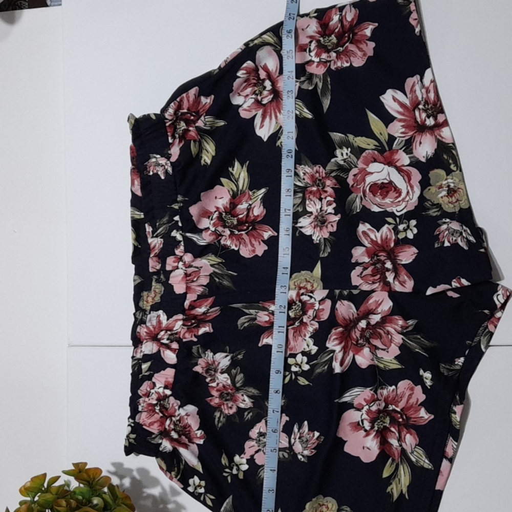 WOMENS FLORAL SHORTS 2XL - Picture 7 of 12